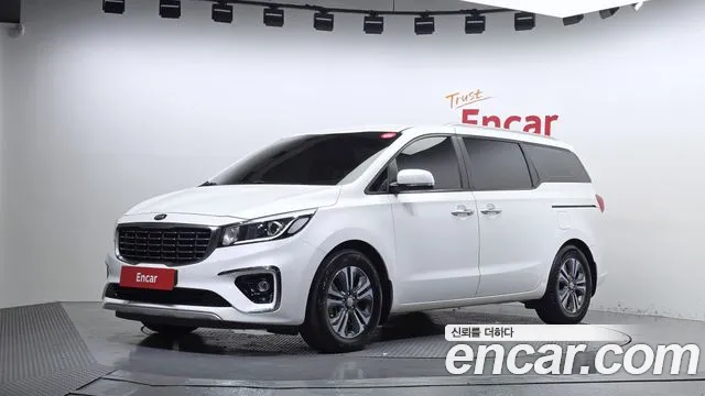 Kia Carnival — экстерьер