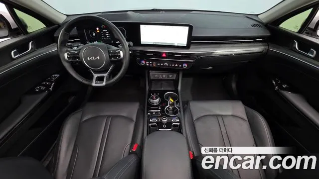 Kia K5 — интерьер