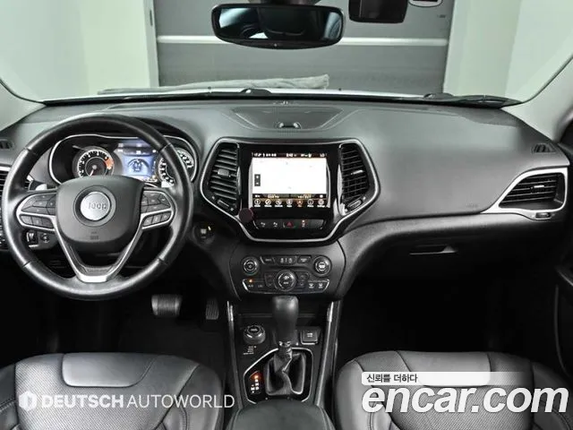 Jeep Cherokee — интерьер