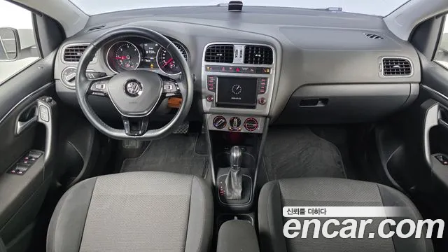 Volkswagen Polo — интерьер