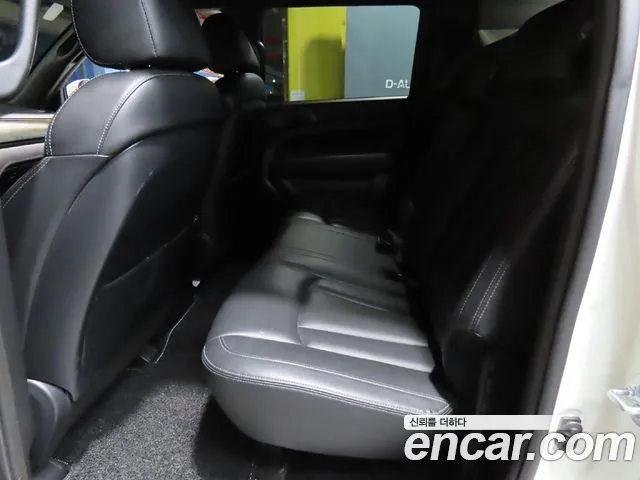 KG Mobility Rexton — интерьер