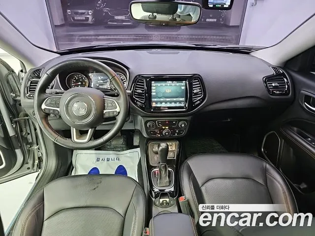 Jeep Compass — интерьер