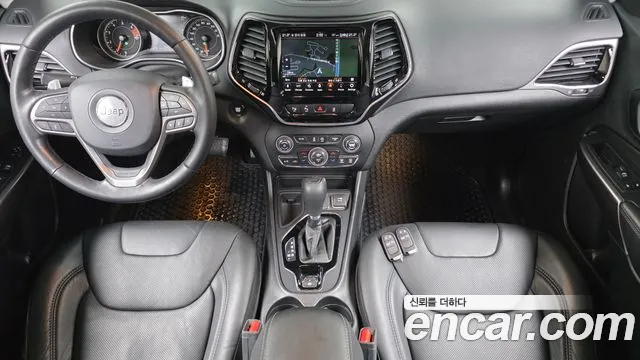 Jeep Cherokee — интерьер