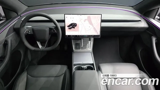 Tesla Model Y — интерьер