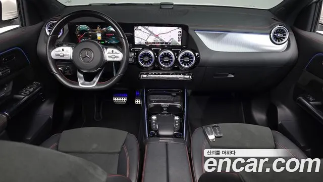 Mercedes-Benz EQA — интерьер