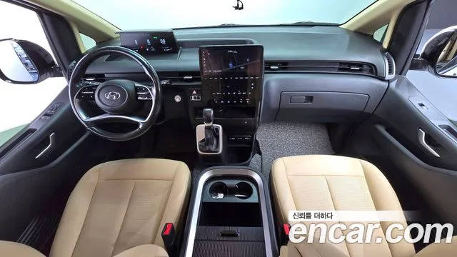 Hyundai Staria — интерьер