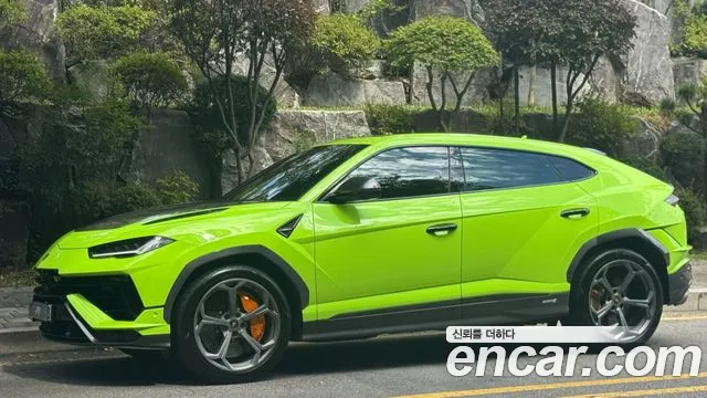 Lamborghini Urus — интерьер
