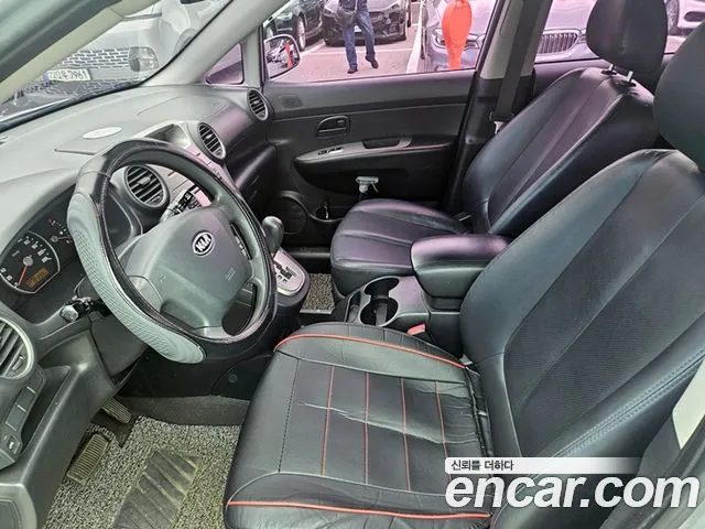 Kia Carens — интерьер