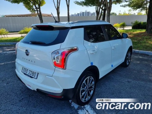 KG Mobility Tivoli — интерьер