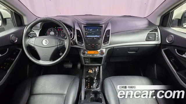 KG Mobility Korando — интерьер