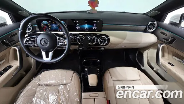 Mercedes-Benz A-класс — интерьер