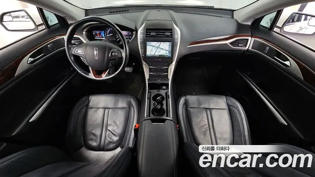 Lincoln MKZ — интерьер