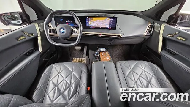 BMW iX — интерьер