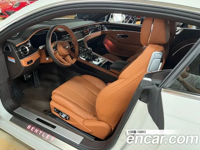 Bentley Continental — интерьер