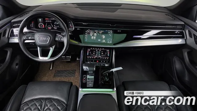 Audi Q8 — интерьер
