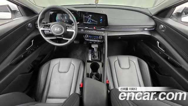 Hyundai Elantra — интерьер