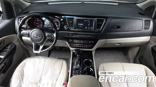 Kia Carnival — интерьер