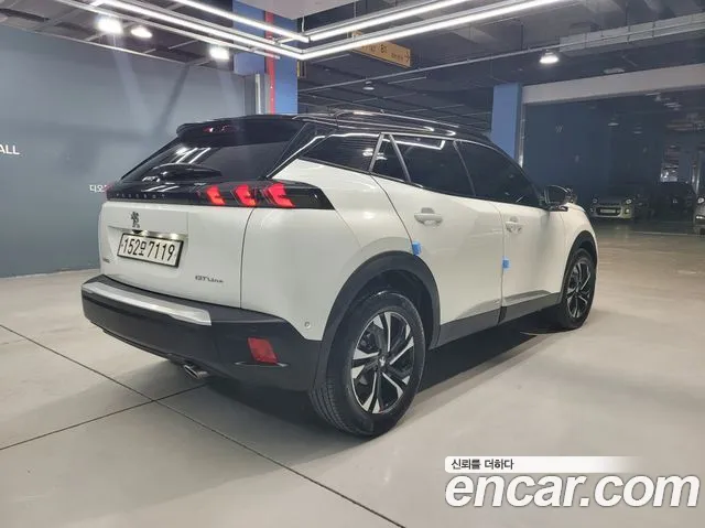 Peugeot 2008 — интерьер