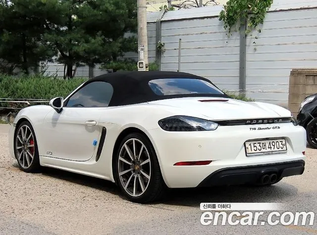 Porsche 718 — интерьер