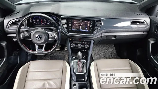 Volkswagen T-Roc — интерьер