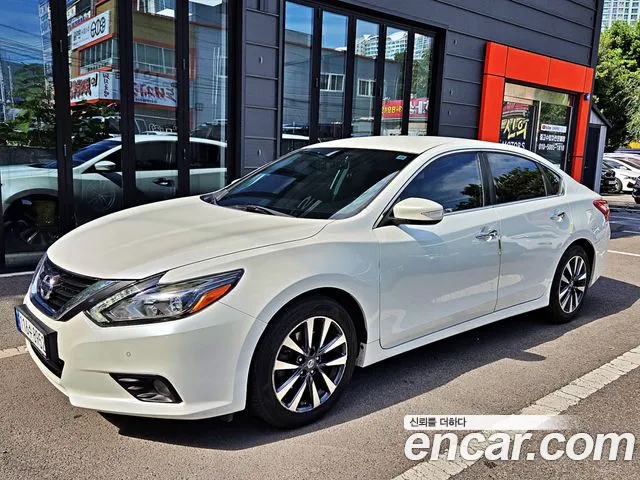 Nissan Altima — интерьер