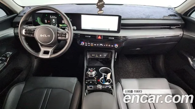 Kia K5 — интерьер