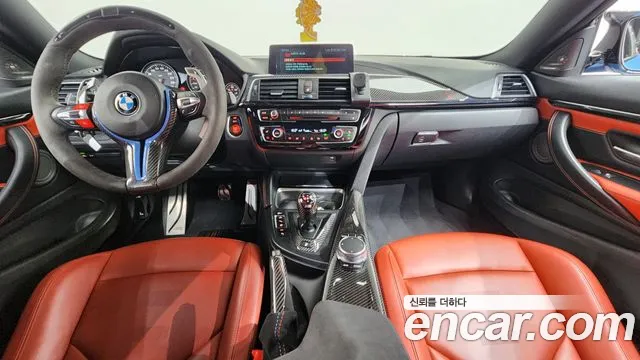 BMW M4 — интерьер