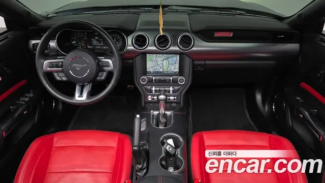 Ford Mustang — интерьер
