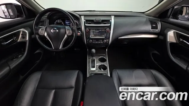 Nissan Altima — интерьер