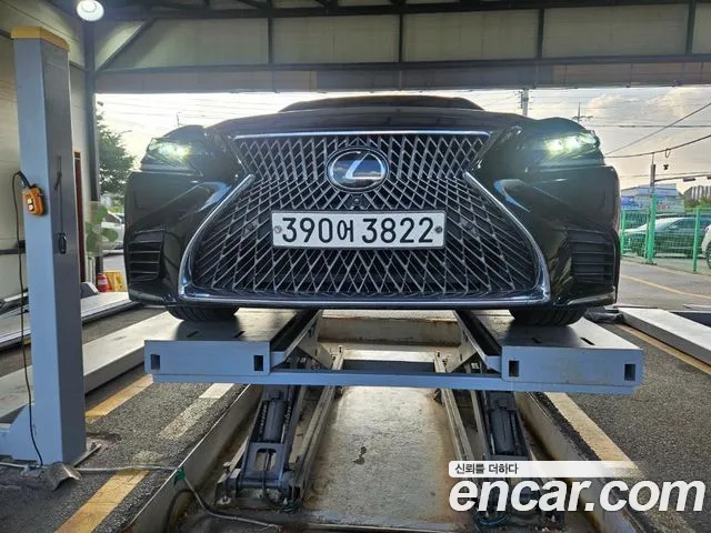 Lexus LS