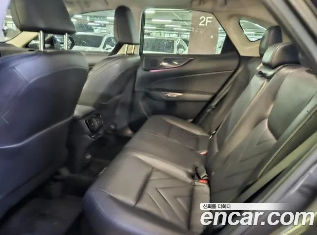 Lexus NX — интерьер
