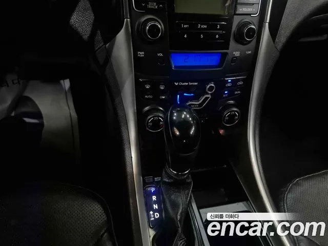 Hyundai Sonata — интерьер