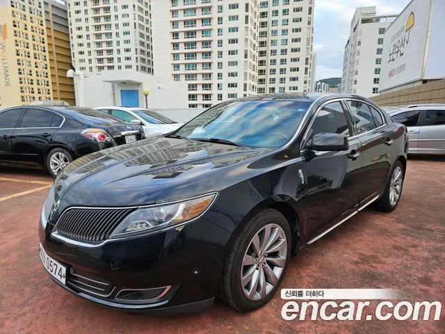 Lincoln MKS — интерьер