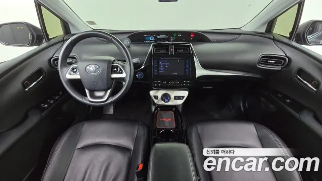Toyota Prius — интерьер