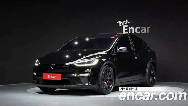 Tesla Model X — экстерьер
