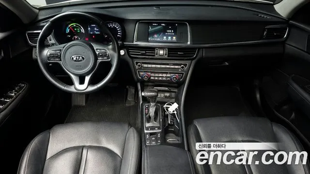 Kia K5 — интерьер