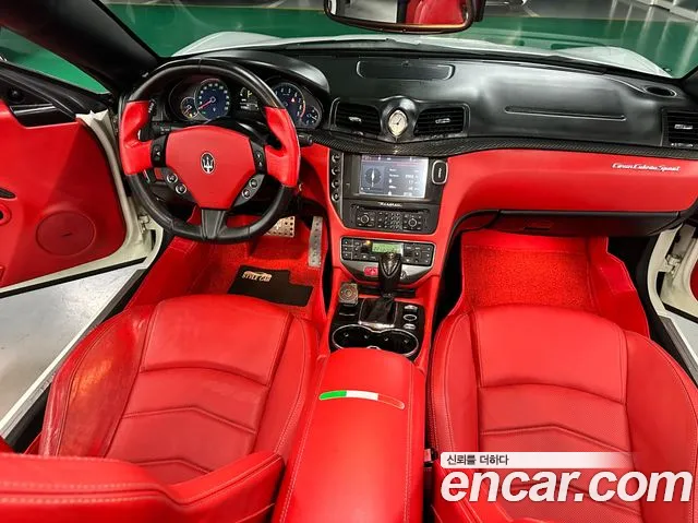 Maserati GranCabrio — интерьер