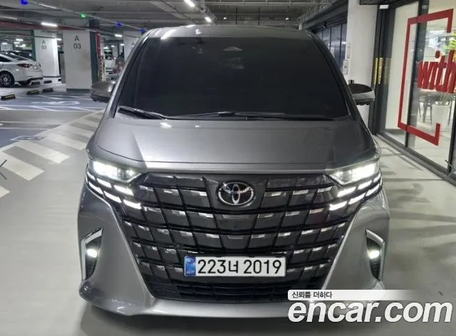 Toyota Alphard — экстерьер