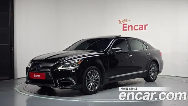 Lexus LS — экстерьер