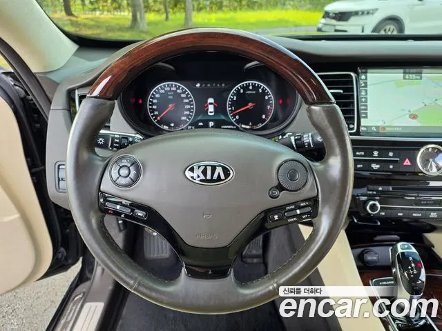 Kia K9 — интерьер