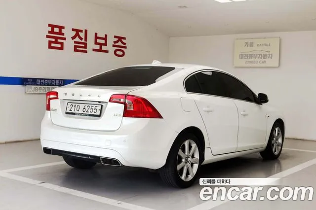 Volvo S60 — интерьер