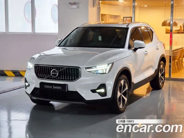 Volvo XC40 — экстерьер