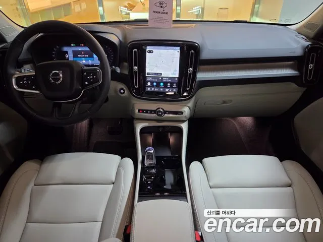 Volvo XC40 — интерьер