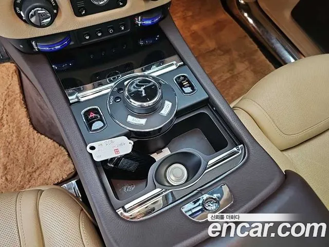 Rolls-Royce Ghost — интерьер