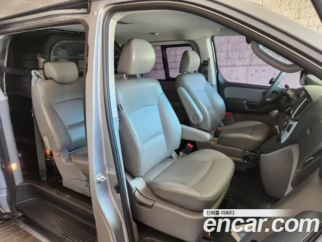 Hyundai Starex — интерьер