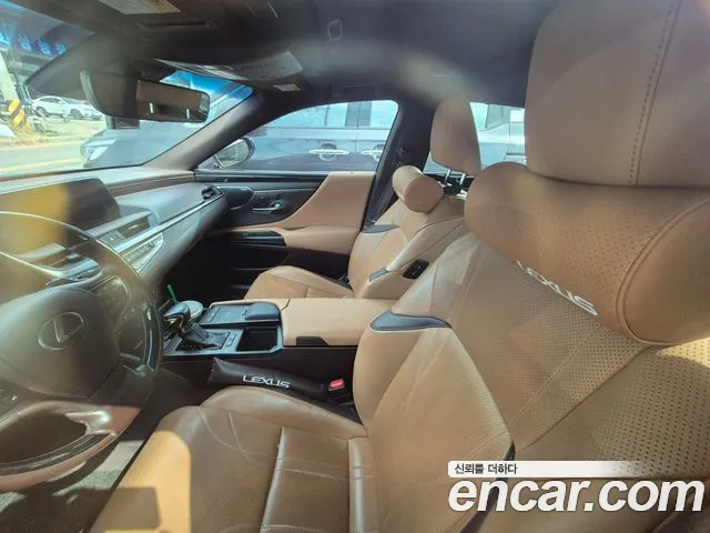 Lexus ES — интерьер