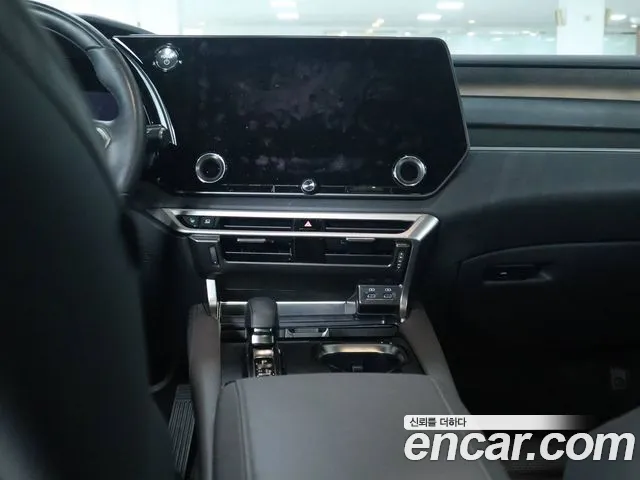 Lexus RX — интерьер