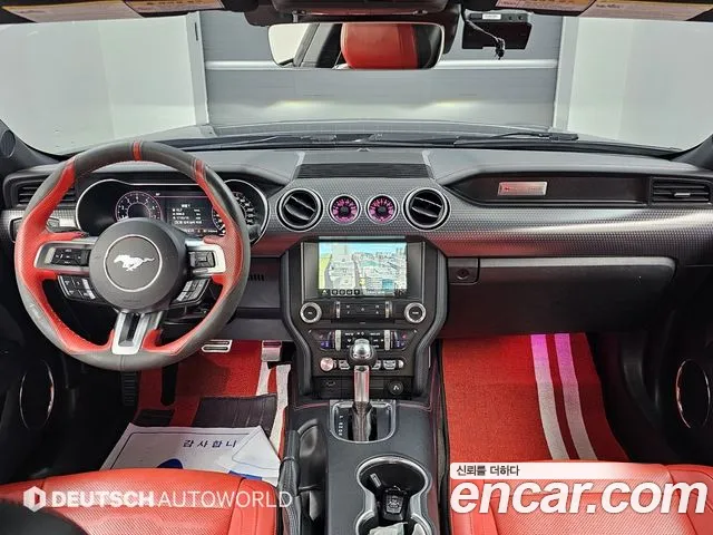 Ford Mustang — интерьер