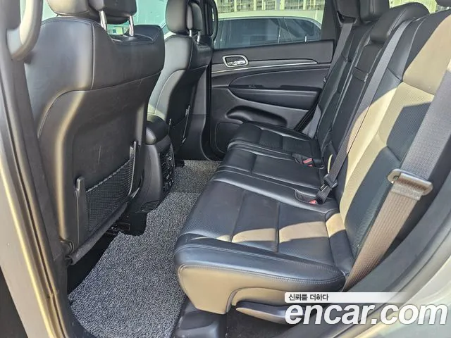 Jeep Cherokee — интерьер