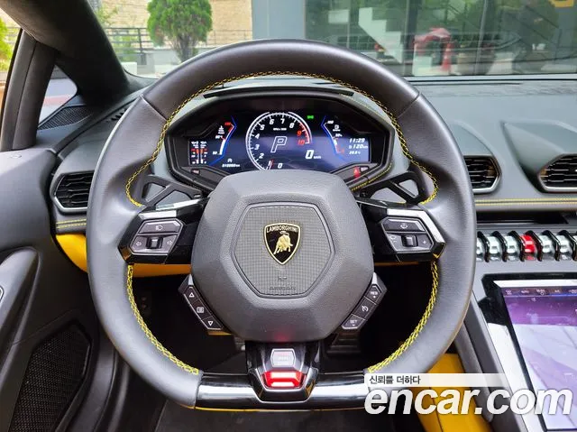 Lamborghini Huracan — интерьер